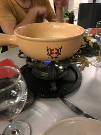 no cheese fondue without a caquelon (Fondue Pot)