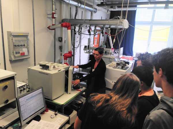 In IRMS lab, woman explaining
