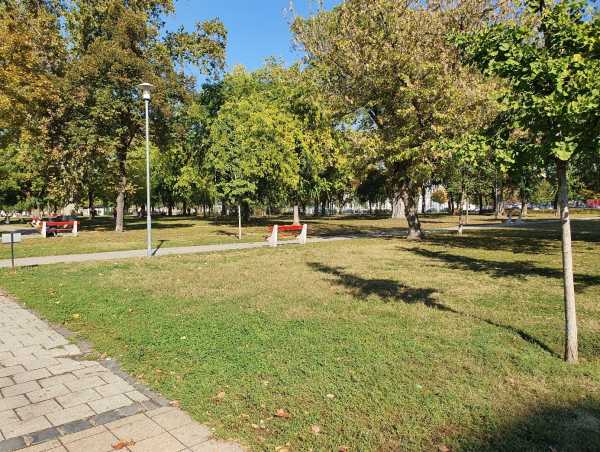 Enlarged view: Lawn in a park